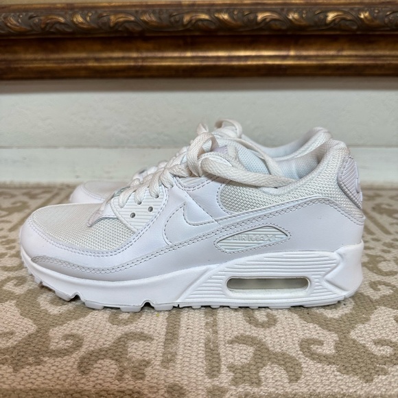 Nike Shoes - Nike Air Max 90 - Size 7.5 - White